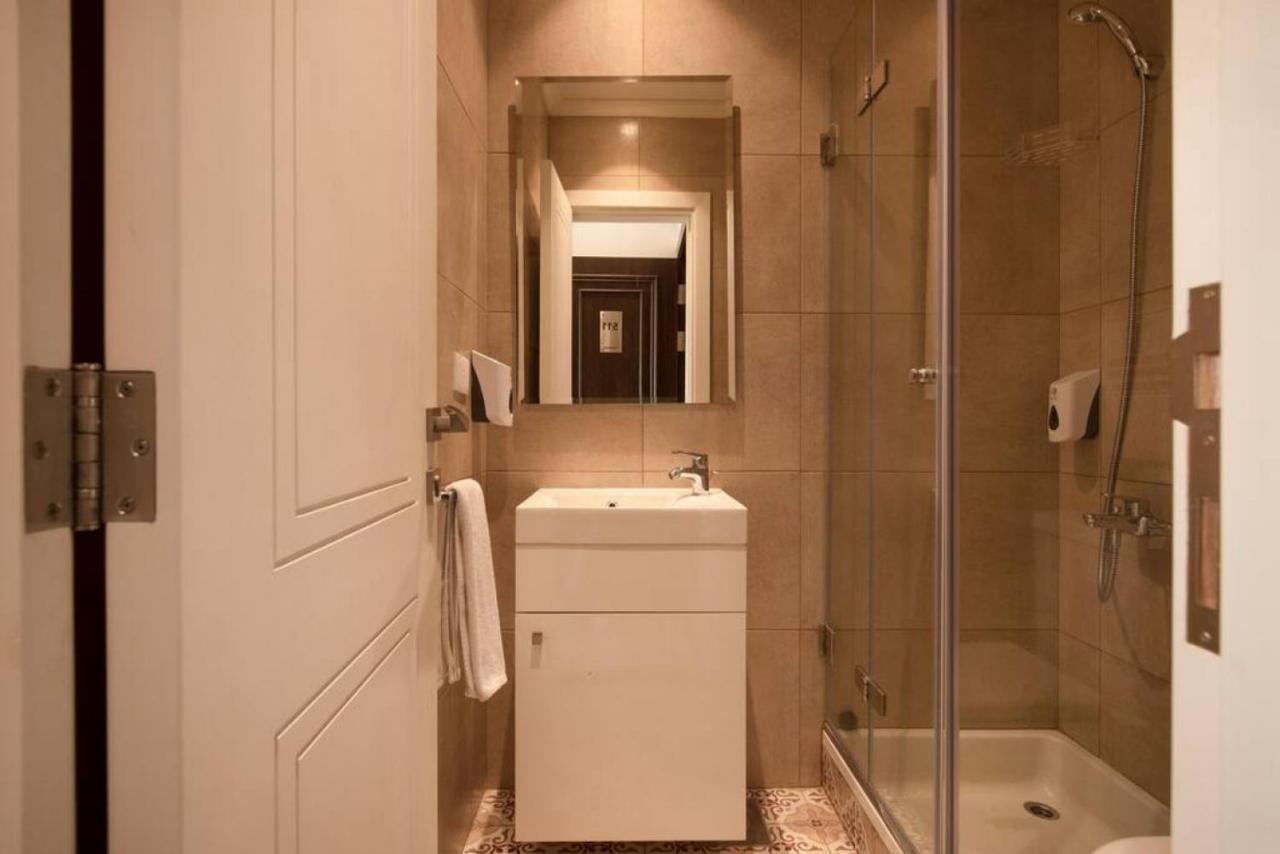 Madam Yvonne-511 In Mar Mikhael *